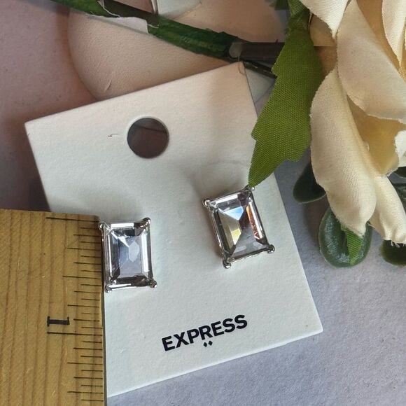 EXPRESS Silver Tone Emerald Cut Stud Earrings .5 inch - Picture 4 of 6